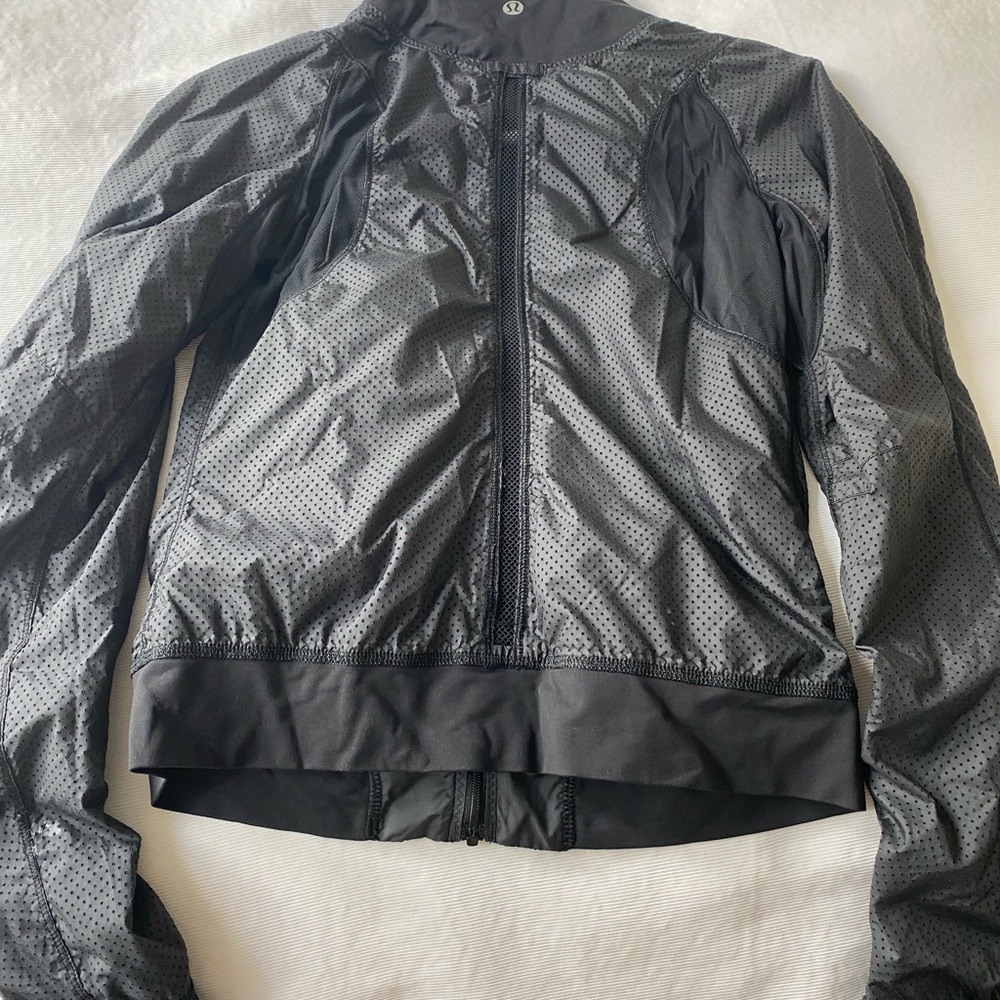 Lululemon lightweight jacket
